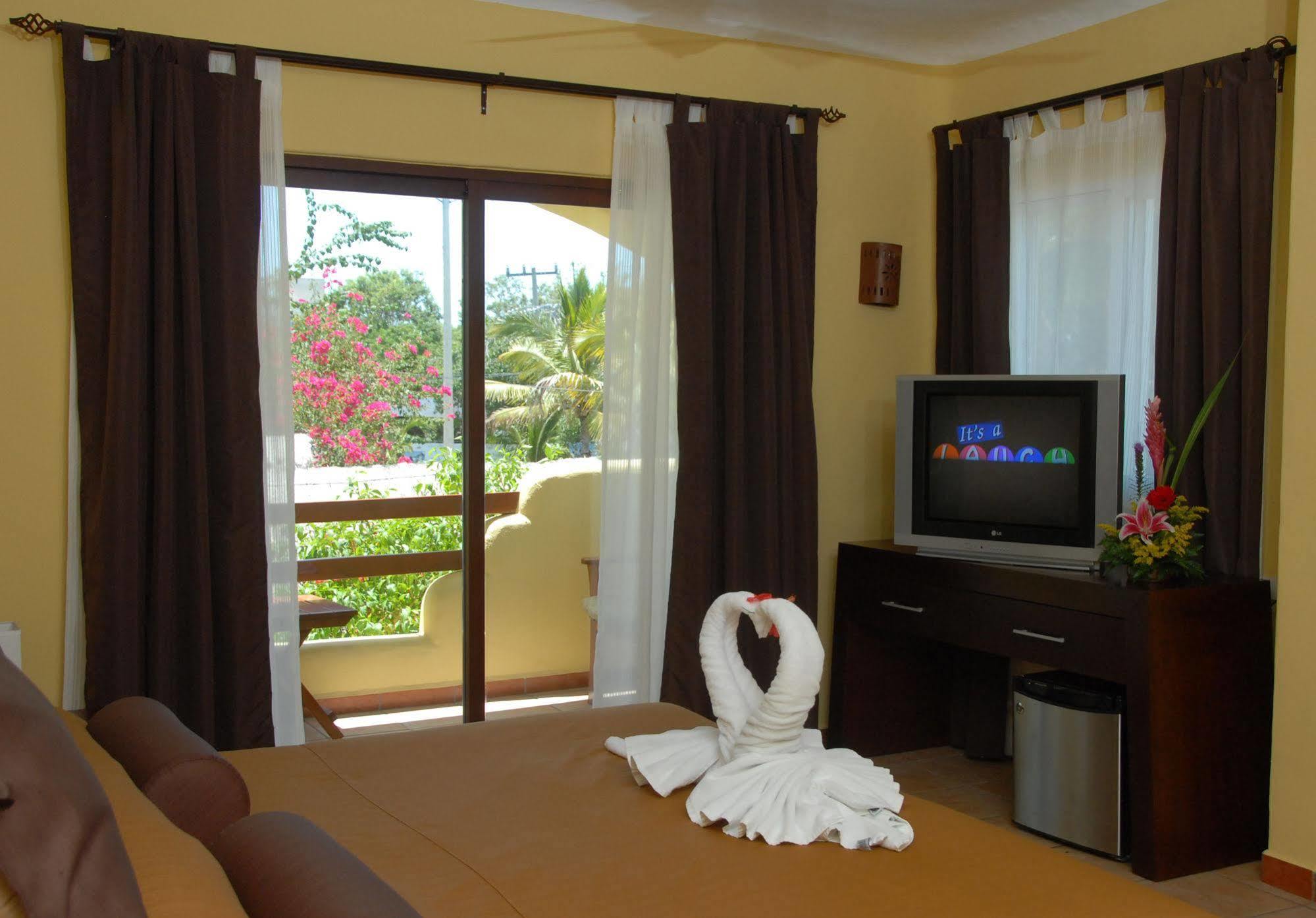 Hotel Riviera Caribe Maya Плая дел Кармен Екстериор снимка